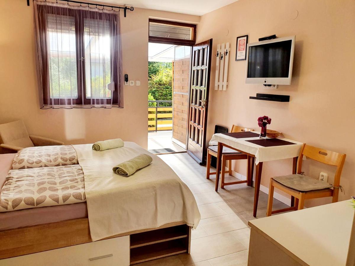 Lavendel Apartments เฮวิซ ภายนอก รูปภาพ